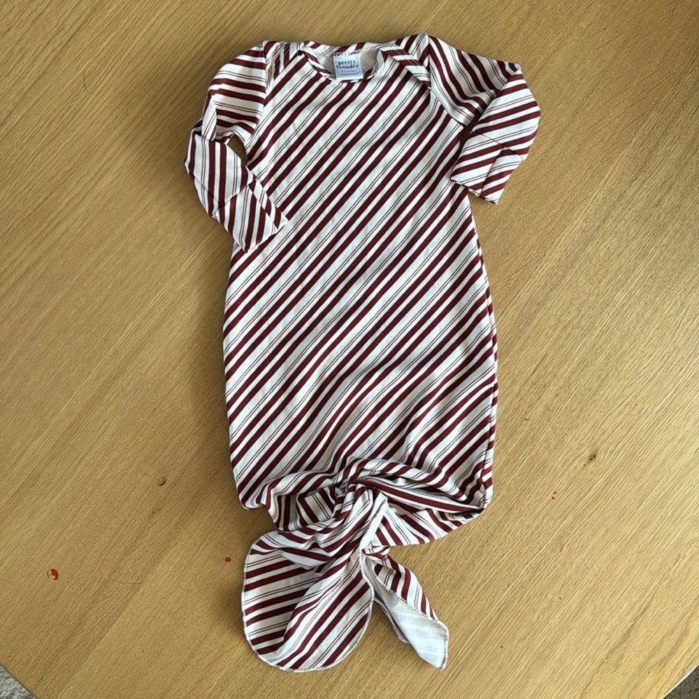 NWOT Newborn tie bottom gown